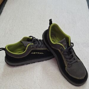 Astral Men's Gray and Green Low-Profile River Shoes